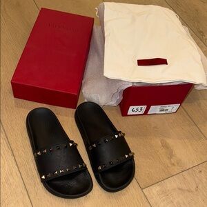 Valentino Black Rockstud Rubber Pool Sandals / Slides size 37